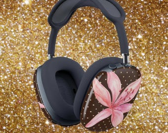 Capas para AirPods Max com estampa floral de lírios rosa e bolinhas cor mocha, estilo coquete Y2K.