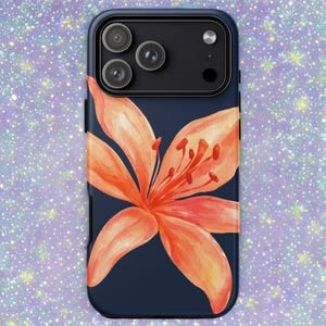 Funda para iPhone Coral Navy Floral con diseño de lirio tigre. Funda protectora para teléfono con estampado botánico de flores.
