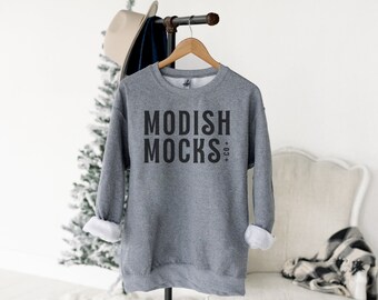 Gildan 18000 Maqueta / Gildan Grafito Heather Maqueta / Maqueta de Navidad / Maqueta de sudadera gris de Navidad / Maqueta colgante / Maqueta digital