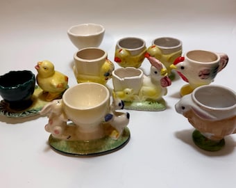 ヴィンテージ磁器製、手描きのひよこ、うさぎ、雄鶏の卵カップ9個セット