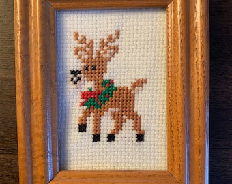 Punto de Cruz Reno Festivo