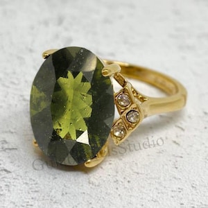 Authentic Moldavite Ring in Sterling Silver,Oval Shape Faceted Moldavite Crystal Jewelry,Handmade,Unique Gemstone with Transformative Powers