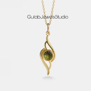 Natural Raw Moldavite Pendant in Sterling Silver , Unique Moldavite , meteorite Pendant, Authentic Moldavite, Pendant Moldavite Necklace