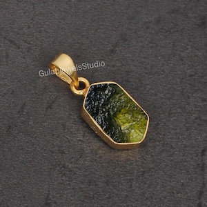 Moldavite Pendant, Hidden Moldavite , Unique Moldavite , meteorite Pendant, Authentic Moldavite, Handmade Pendant, Best Seller Moldavite