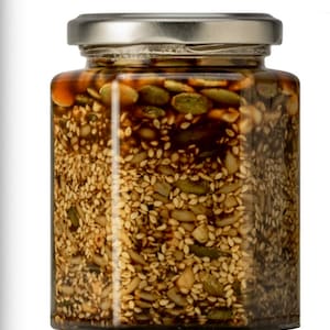 Authentieke Mexicaanse salsa macha | Zelfgemaakte chili-olie met knoflook + zaden | Pittig en knapperig | 8,8 oz pot