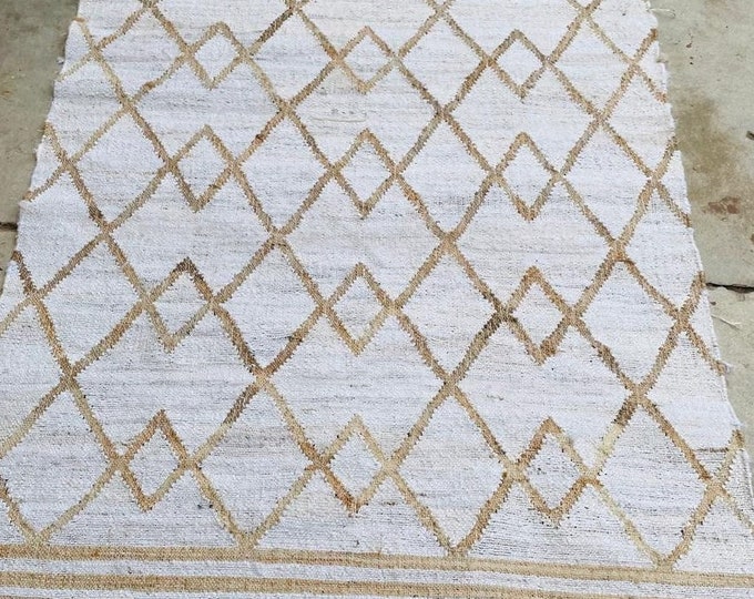 Swedish Kilim Rug – White & Gold, Southwestern Design