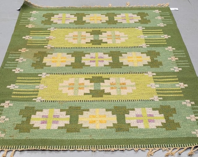 Kilim Rug – Richter-Inspired Design in Muted Green Tones with Simple, Elegant Finishing for Your Home"