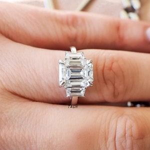 3.5 TC Moissanit Ring mit drei Steinen im Smaragdschliff|14k Gelbgoldring|Smaragdschliff-Triologie|Trapezschliff-Seiten|Hochzeitsvorschlag Geschenk / Ring