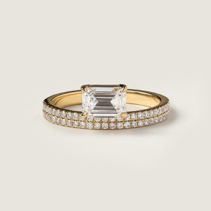 1 CT East West Emerald Cut Moissanite Solitaire, Pierścionek zaręczynowy, Boczny pływający kosz, 3 MM Podwójny półpierścionek wieczności, Pierścionek rocznicowy na prezent