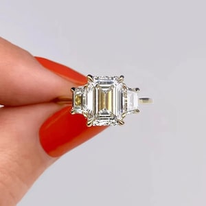 Art Deco 4,07 TC Smaragdschliff Moissanit Triologie Trapezschliff Seiten 585 Gelbgold Gelbgold Ehering Verlobungsring Jubiläum Geschenk / Ring