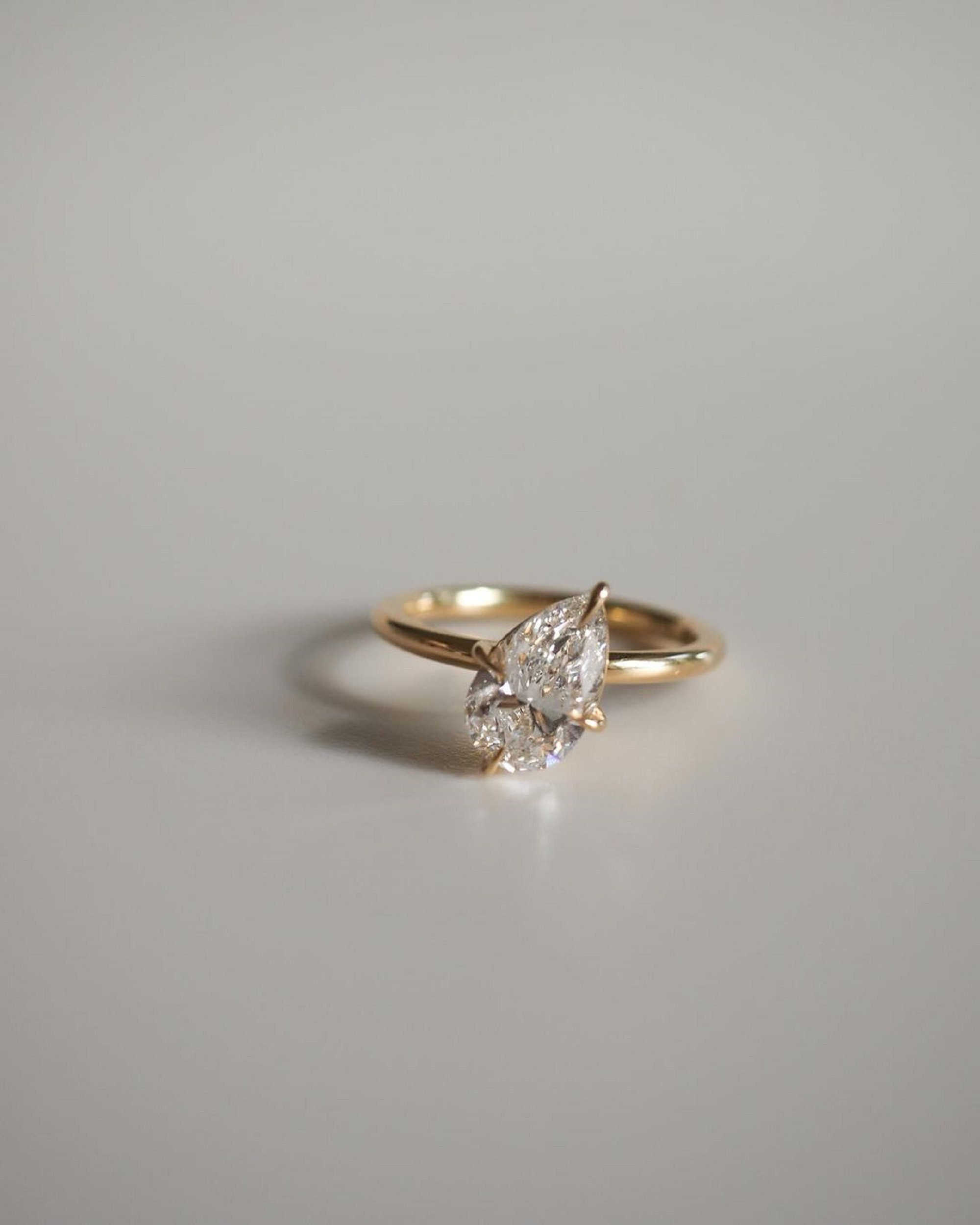 Vintage 7x10 MM Teardrop Pear Cut Moissanite Solitaire,Classic Compass Prongs,14k Solid Yellow Gold Ring,Wedding Ring,Anniversary Ring/Gifts