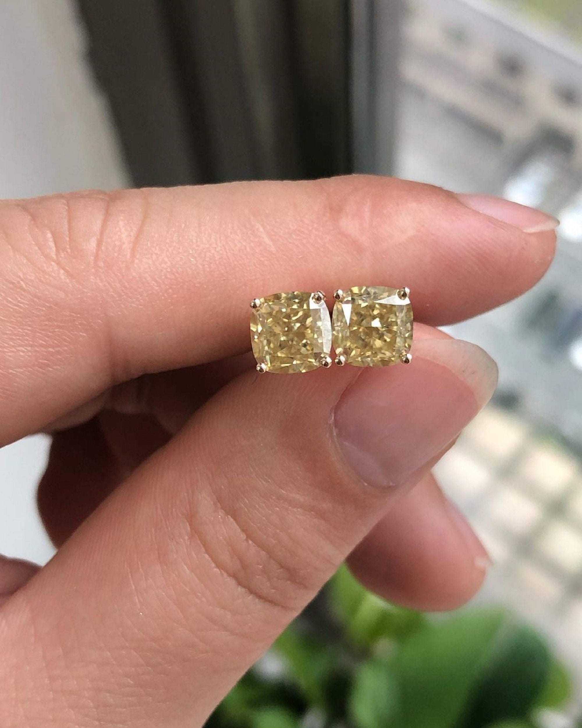 Orecchini A Bottone In Oro Giallo 14k Massiccio Con Zirconi Cubici AAA | Fatti In Italia - Regalo In Scatola
