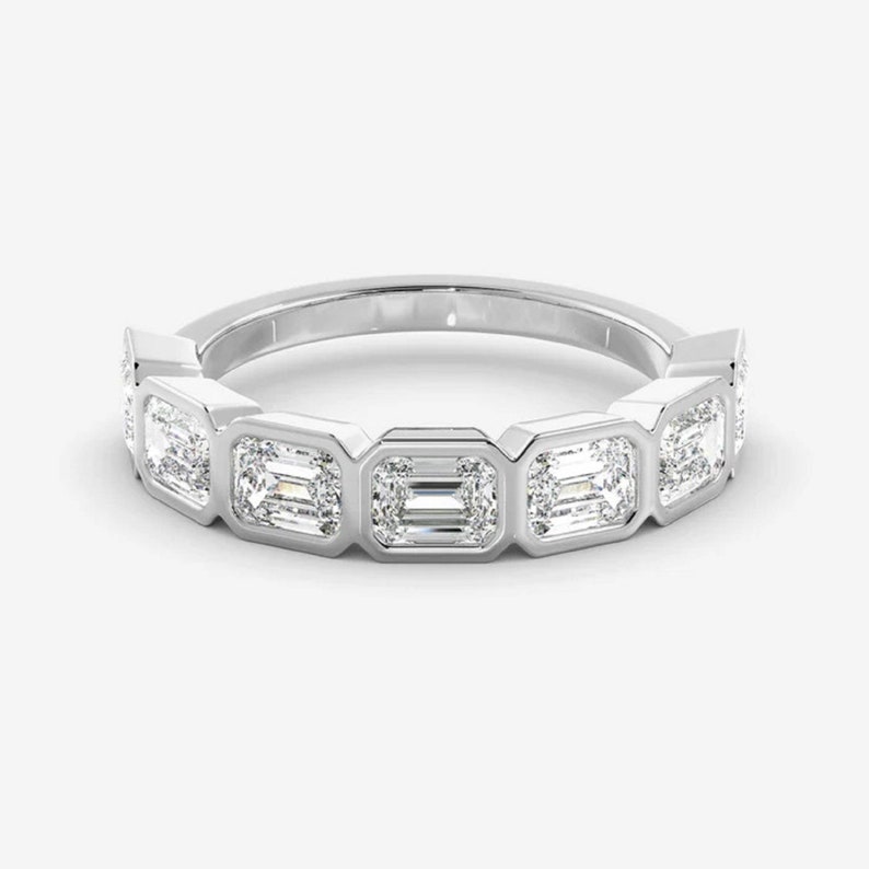 1.4 TC / 2.1 TC Emerald Cut Ehering, halbe Ewigkeit Moissanit Band, von Ost nach West Lünette gesetzt Band, 14k massivem Gelbgold, passende Band für Sie Bild 5