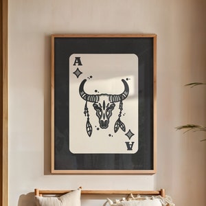 Ace Playing Card Wall Art, Impresión de calavera de vaca gótica occidental, Arte de calavera de toro de estética oscura, Póster del Salvaje Oeste, Decoración occidental de vaquero - SIN MARCO