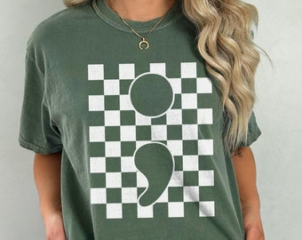 Semikolon-Shirt - Comfort Colors® T-Shirt Morgen braucht Sie T-Shirt 988 Shirt Bleiben Sie Shirt Mentale Gesundheit Angelegenheiten Tshirt Suizid-Bewusstseins-T-Stück