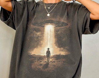 UFO Cowboy Shirt - Retro Western Comfort Colors T-Shirt, Vintage Rodeo Graphic Tee, Oversized Cowboy T Shirt, Wild West Tshirt, Cowgirl Top