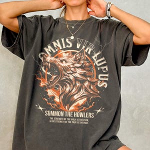 Camiseta Summon The Howlers, camiseta Red Rising Comfort Colors, artículos literarios