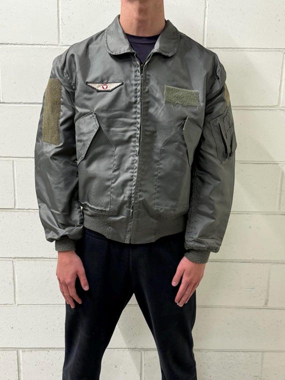 希少なアメリカ空軍 CWU-36/P フライヤーズ ジャケット サイズ L