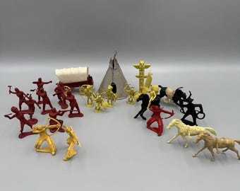 Vintage Indians Horses Teepee Wagon Plastic Figures Assorted Colors Sizes READ DETAILS