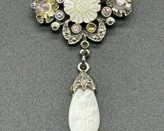 Victorian Style Silver Colored Floral Rhinestones Brooch Lapel Pin Jewelry