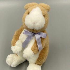 VTG 1999 Commonwealth 10 ”HASE RABBIT Plüsch Braun & Weiß mit Lila Schleife