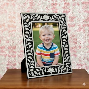 Bone Inlaid Photo Frame: Artisanal Mother of Pearl Picture Frame