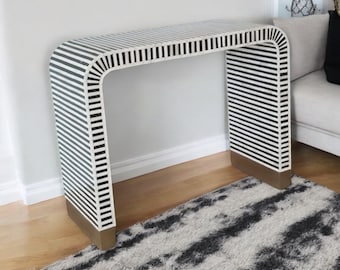 Consoletafel met beeninleg, waterval – modern gestreept houten accentstuk voor luxe huisdecoratie