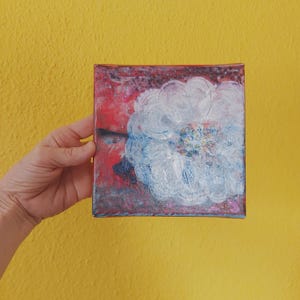Petite image sur toile avec des fleurs par Verena FAY | Art hygge pour votre maison | Décoration spirituelle en rouge et bleu | ambiance chaleureuse