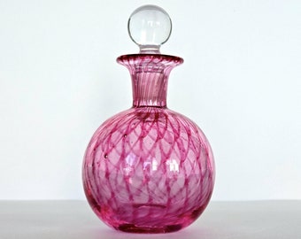 Pretty pink handblown art glass perfume/scent bottle with delicate reticello net pattern, Murano style