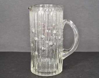 Iittala 'Mesi' art glass water pitcher designed by Tapio Wirkkala, classic Finnish mid century ice glass design