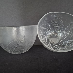 Kosta Boda medium glass &#39;Party&#39; fruit or serving bowl designed by Ann and Göran Warff in Sweden in the 1970s