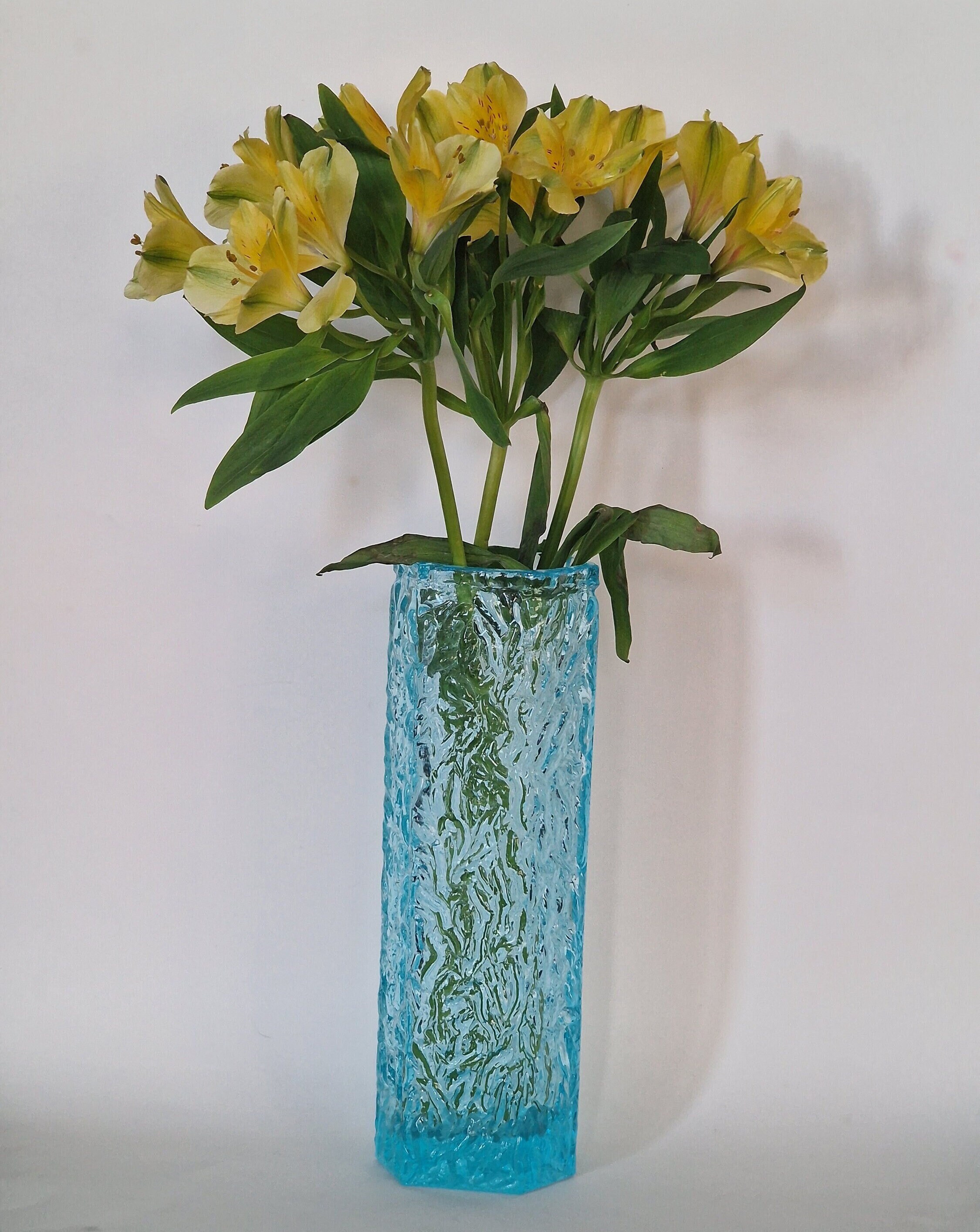 デイビッドソン「ルナ」カワセミブルーバークガラス花瓶：ブルータ