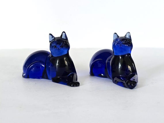 Franklin Mint Curio Cabinet Blue Glass Cats - Etsy Finland