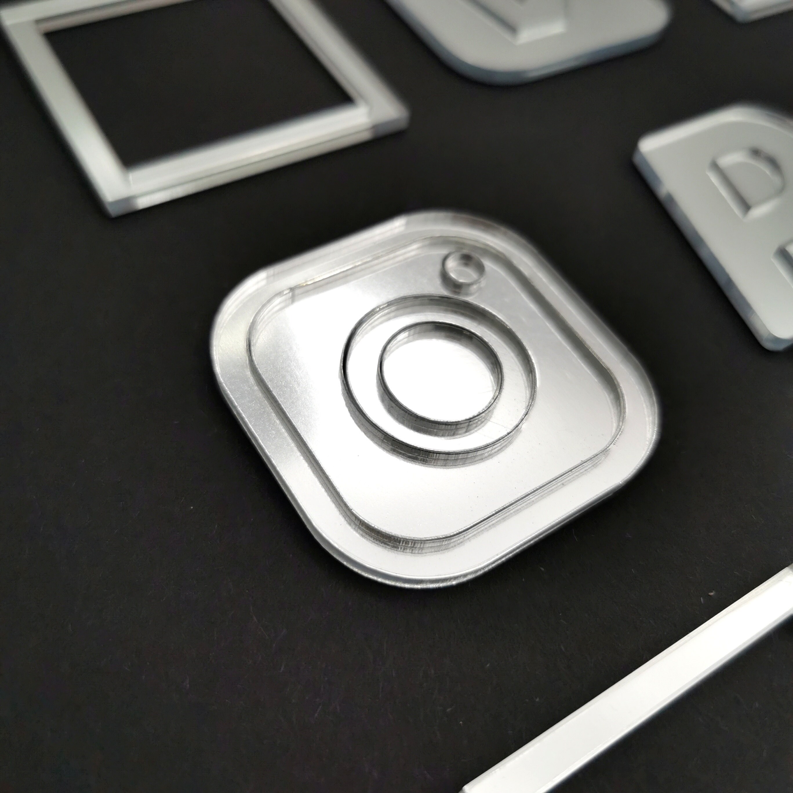 Acrylic Social Media Icons for DIY Business Sign, QR Code Shape, Logo ...