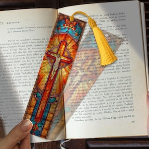 Segnalibro traslucido Gesù sulla croce – Regalo cristiano in acrilico / Idea per segnalibro personalizzato / Regalo religioso per lettori