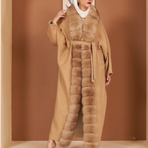 Alpaca Fox Fur Trim Coat: Luxury Women&#39;s Jacket
