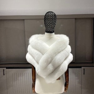 Original Bridal Fox Fur Shawls/Quality Fox/Ladies Luxury Shawls/Ultra Luxury Shawl/Wedding Shawls/Standard Size/Luxury Clothing/White Shawl