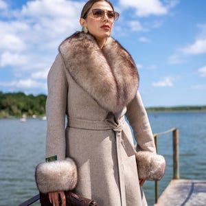 Alpaca Wool Jacket with Fox Fur Trim: Women&#39;s Luxury Outerwear