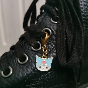 Pendentif chaussure Kuromi Bleu