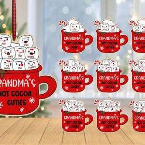 Ornamento personalizzato di cioccolata calda Cuties della nonna, ornamento di cioccolata calda Marshmallow, regalo di Natale in formato SVG, taglio laser Glowforge, digitale