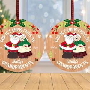 Personalizado Nuestra 1a Navidad como abuelos Adorno svg, Sr. y Sra. Claus Adorno svg, Regalo de Navidad svg, Corte láser Glowforge