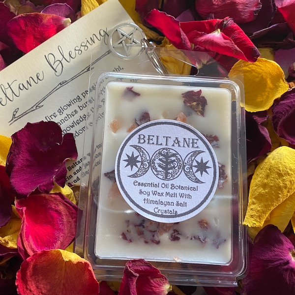Beautiful BELTANE wax melt, BELTANE blessing card and pentagram charm keyring. Made with essential oils, salt crystals & rose petals.