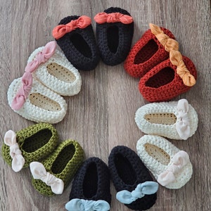 Handmade Crochet Bow Ballet shoes gifts for Moms and baby showers 0-6 months Baby Booties