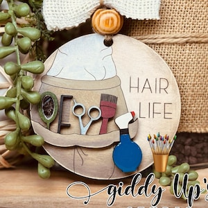 Friseur SVG Ornament-Datei | Schönheit Kosmetik SVG | Weihnachtsschmuck | zuckersüßes Studio | Mama Weihnachten SVG-Datei | Glowforge Haar
