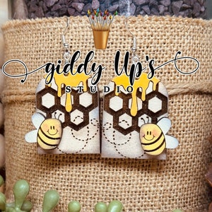 Bijenkorfoorbel SVG | Lasergesneden bestand | Glowforge zomeroorbellen | Honingoorbel SVG-bestand | GiddyUpsStudio | giddyupstudio | Glowforge Bee