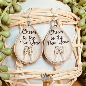 Fichier de boucle d'oreille SVG du nouvel an | Fichier SVG de boucles d'oreilles Happy New Year | Boucles d'oreilles célébration 2025 SVG | Giddyupstudio