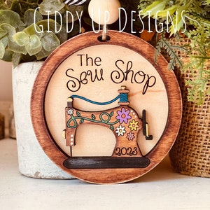 Couture ornement SVG | Travaux d'aiguille | Couture | Broderie de motifs SVG | Machine à coudre vintage SVG | Décoration de Noël Glowforge | étourdissementsstudio