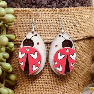 Orecchini estivi coccinella SVG / Orecchini coccinella per San Valentino SVG File tagliato al laser / Glowforge coccinella San Valentino / Giddyupstudio