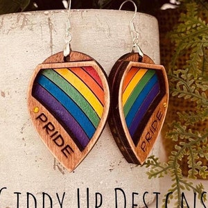 Archivo SVG de aretes del orgullo gay LGBTQ / Archivo SVG de aretes Glowforge / Archivo SVG de aretes de arcoíris / GiddyUpsStudio / Giddyupstudio / Glowforge