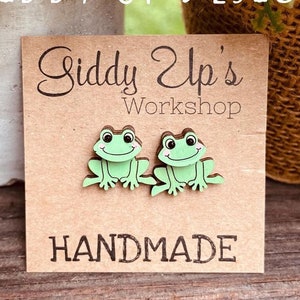 Designs SVG de clous de grenouille | Boucles d'oreilles SVG | Lime à clous Glowforge | Fichier SVG de goujon de crapaud | Svg de grenouilles vertes | Giddyupstudio | Lime à tenons grenouille Glowforge